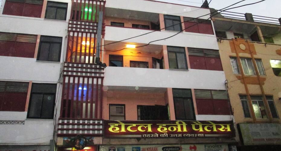 Hotel Honey Palace, Indore 1